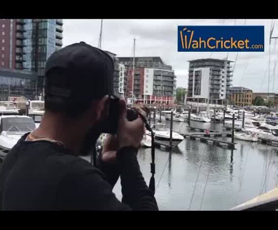 World Cup 2019: विश्व कप में भारत का आगाज होने से पहले फोटोग्राफर बने मोहम्मद शमी, देखिए