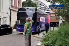 World Cup 2019 INDvsPAK: पाकिस्तान के खिलाफ मैच के लिए मैनचेस्टर पहुंची टीम इंडिया