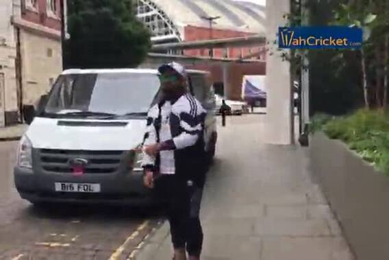 World Cup 2019: पाकिस्तान के खिलाफ मैच से पहले टीम से जुड़ने मैनचेस्टर पहुंचे रिषभ पंत