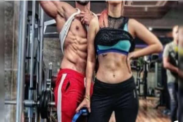 Bigg Boss 12 Contestants Jasleen Matharu And Shivashish Mishra React On Their Dating Rumours With This Pic