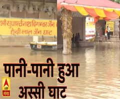 गंगा के उफान के कारण पानी-पानी हुआ अस्सी घाट 