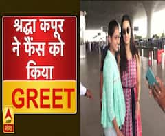 Bollywood Stars को किया गया स्पॉट, श्रद्धा ने फैंस को किया Greet 