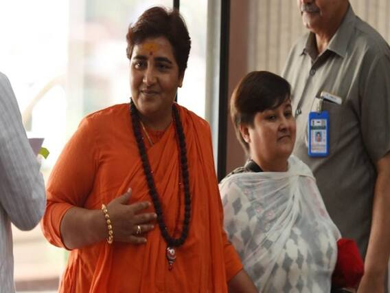 Sadhvi Pragya को JP Nadda ने किया तलब, 'गोडसे' बयान पर मांग सकती हैं माफी