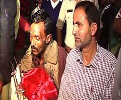 ১৬ দিন জম্মু-কাশ্মীরে চিকিৎসার পর রাজ্যে ফিরলেন কুলগামে জঙ্গিদের গুলিতে আক্রান্ত জহিরউদ্দিন