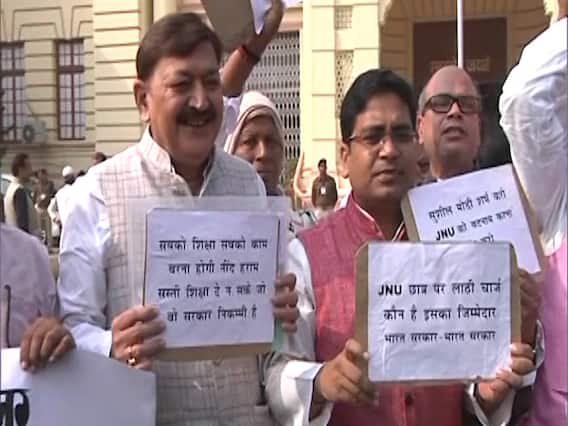 JNU में फीस बढ़ोतरी को लेकर बिहार विधानसभा में हंगामा, सुशील मोदी पर विरोधियों ने बोला हमला
