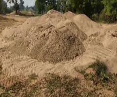 sand Robbery | भंडारा जिल्ह्यात मोठ्या प्रमाणात वाळूचोरी | ABP Majha