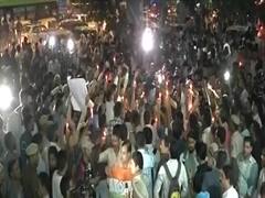 Number of Delhi police protesters reduce, traffic begins to crawl outside Delhi police headquarters 