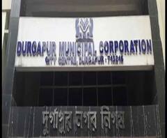 Reporter Stories: দুর্গাপুরে হকারদের ট্রেড লাইসেন্স বিলি ঘিরে বিতর্ক, তৃণমূল পরিচালিত পুরসভার বিরুদ্ধে রাজনীতির অভিযোগ বিজেপির, রাজস্ববৃদ্ধির জন্য এই সিদ্ধান্ত, পাল্টা শাসক দল