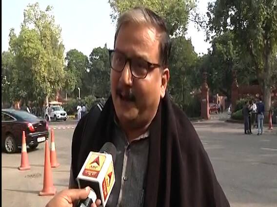 Uddhav Thackeray के शपथग्रहण को लेकर गवर्नर की आपत्ति पर Manoj Jha ने उठाए सवाल