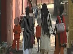 અમદાવાદઃ હાથીજણના આશ્રમમાં દીકરીને ન મળવા દેવાતી હોવાનો દંપતીનો આક્ષેપ, જુઓ વીડિયો