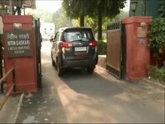 Nitin Gadkari से मिले Congress नेता Ahmed Patel, बोले- किसानों से जुड़े मुद्दे पर हुई बात