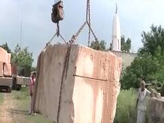 Ayodhya के कारसेवकपुरम में चल रही भव्य राम मंदिर की तैयारी, देखिए कार्यशाला से Ground Report