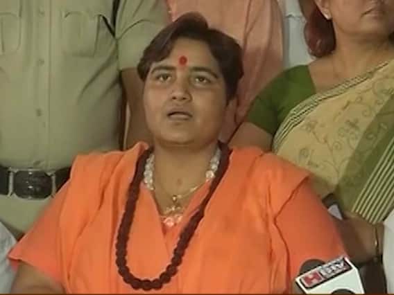 Sadhvi Pragya ने संसद में 2 बार मांगी माफी, Owaisi ने पूछा- 'गोडसे देशभक्त या फिर आतंकी?'
