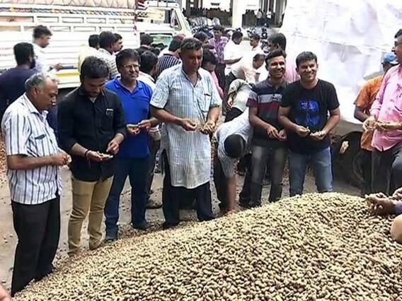 રાજકોટ માર્કેટ યાર્ડમાં વેપારીઓમાં ભારે રોષ, વેપારીઓએ શું કહ્યું? જુઓ વીડિયો
