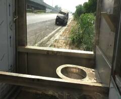 E Toilet | मुंबईतील ई शौचालयांची दुरावस्था | ABP Majha