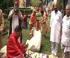 আজ গোপাষ্টমী, লেক কালীবাড়িতে চলছে বিশেষ পূজার্চনা, পুজো উপলক্ষে ভক্তদের ভিড়