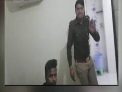 Gorakhpur: Policemen become gangster's slave | Sansani