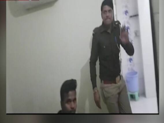 Gorakhpur: Policemen become gangster's slave | Sansani