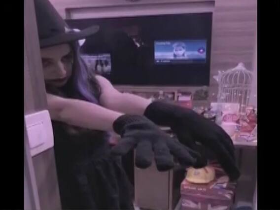 Shrenu Parikh celebrated birthday in Halloween style!