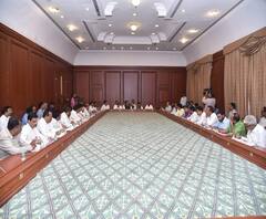 Unseasonal Rain Review Meeting | ओला दुष्काळ आढावा बैठकीत भाजप-शिवसेनेमधील कोंडी फुटणार? | ABP Majha