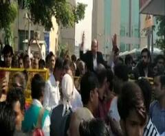 দিল্লিতে আইনজীবীদের ধর্মঘট জারি, আদালতের বাইরে একজনের আত্মহত্যার চেষ্টা, হাঙ্গামা