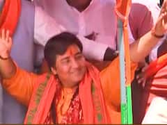 Sadhvi Pragya रक्षा मंत्रालय की कमेटी में शामिल, Congress ने सरकार पर साधा निशाना