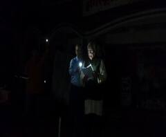 Ram Naik | लाईट गेल्याने राम नाईकांचं बॅटरीच्या उजेडात व्याख्यान | ABP Majha 