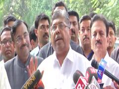 BJP delegation to meet Maharashtra Governor today| Political 100 Seconds 