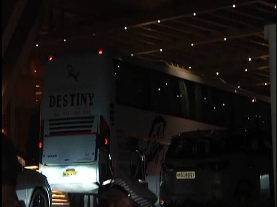 मुंबई के Hotel Grand Hyatt पहुंचे NCP के विधायक