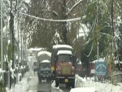 बर्फबारी ने घाटी में मुश्किल किए हालात 