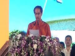 Maharashtra: शपथ के बाद सिद्धिविनायक मंदिर में पूजा करने पहुंचे CM Uddhav Thackeray