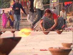 Dev Deepawali के मौके पर Varanasi के Assi Ghat पर भव्य तैयारियां, देखिए