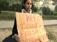 शांति से प्रदर्शन कर रही Anu Dubey से क्यों डरी Delhi Police?