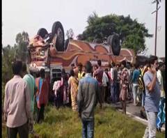 কালনায় পুলিশের তাড়া খেয়ে পালাতে গিয়ে দুর্ঘটনার অভিযোগ, ক্ষিপ্ত জনতার সঙ্গে ধস্তাধস্তি, পানাপুকুরে পড়লেন বুলবুলি ফাঁড়ির ওসি