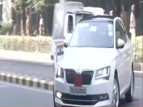 Supreme Court पहुंचे CJI Ranjan Gogoi, कुछ देर में सुनाएंगे फैसला | Ayodhya Case Verdict