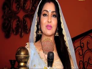 Bhabiji Ghar Par Hain: Angoori drives scooty!