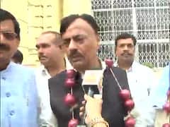 प्याज की बढ़ती कीमतों के विरोध में RJD का विधानसभा परिसर में अनोखा प्रदर्शन, नीतीश सरकार को घेरा