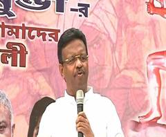 নাম না করে বিজেপিকে আক্রমণ, লোকসভা ভোটের ফলের নিরিখে শাসকদলের পিছিয়ে থাকা ওয়ার্ডে ফিরহাদ হাকিমের মন্তব্যে বিতর্ক