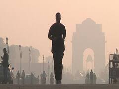 दिल्ली में खुल गई शुद्ध हवा बेचने की दुकान, प्रदूषण पर मीटिंग छोड़ नेता खा रहे पकवान ! | घंटी बजाओ