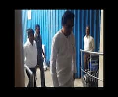 Raj Thackeray Meets Lata Didi | मनसे अध्यक्ष राज ठाकरे लता मंगेशकर यांच्या भेटीसाठी रुग्णालयात | ABP Majha