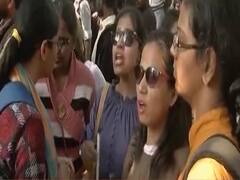 बढ़ी फीस के खिलाफ JNU के छात्रों का प्रदर्शन जारी रहेगा । Top 25 खबरें