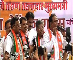 মহারাষ্ট্রে সরকার গঠনের লড়াই পৌঁছল সুপ্রিম কোর্টে, আজ সকাল সাড়ে এগারোটায় তিন বিচারপতির বেঞ্চে শুনানি।