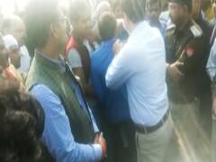 Amethi DM's video with kin of BJP leader''s slain son goes viral | Ghanti Bajao