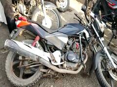 સુરતઃ સિટી બસે બાઇકને ટક્કર મારતાં બે વિદ્યાર્થી સહિત 3નાં મોત, બસનો ડ્રાઇવર ફરાર