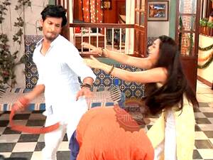 Tujhse Hai Raabta: Malhar beats Atharv up