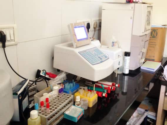 વડોદરામાં વધુ એક પેથોલોજી લેબ સામે કૌભાંડનો આક્ષેપ, જુઓ વીડિયો