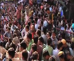 আইনজীবীদের সঙ্গে সংঘর্ষের পর দিল্লিতে পুলিশের বেনজির বিক্ষোভ, মেয়রের সরোবর-সাফাই, হেডলাইনস