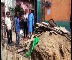 Reporter Stories: বাঁকুড়ায় বিজেপির পার্টি অফিস সারানোর কাজ বন্ধ করার নির্দেশ দিল বাঁকুড়া পৌরসভা