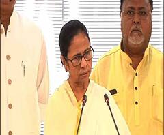 ঘূর্ণিঝড় বুলবুল: দুর্গতদের পাশে দাঁড়ানোর বদলে রাজনীতি করছে বিজেপি, আক্রমণ মমতার, আগে অফিসারদের এলাকায় পাঠান, পাল্টা বাবুল