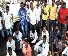 Kolhapur Protest | गूळ सौदे बंद, शेतकऱ्यांचं चक्काजाम आंदोलन | ABP Majha